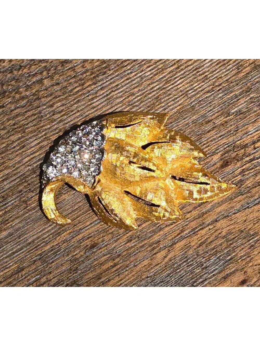 2 tone vintage rhinestone leaf brooch